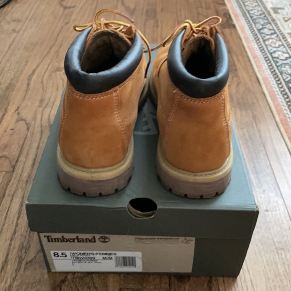 TIMBERLAND NELLIE CHUKKAS SZ 8.5 - Picture 6 of 7